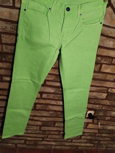 ženski komplet pantalone i sako: Fsbn zelena farmerke vel 32
Kao nove Struk po 44
Nogavica spolja 106