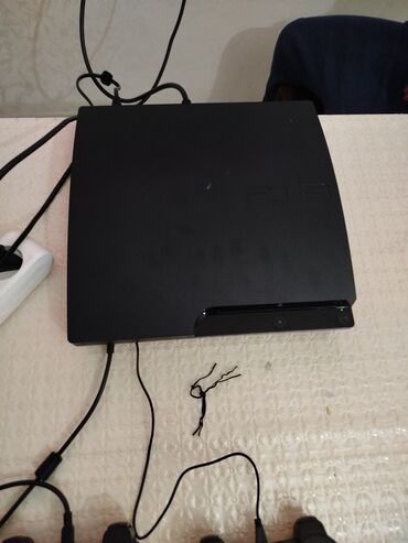 PS3 (Sony PlayStation 3): Salam Aleykuma tecılı olaraq satılır isdiyen olsa buyurun zəng edin