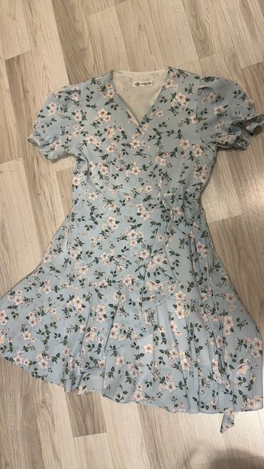 детские платья на свадьбу: 5 azn standart /0702342666