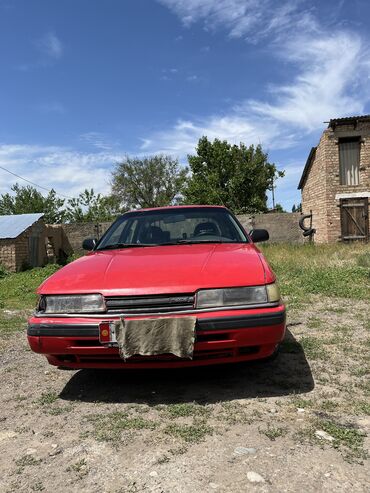 селхоз тех: Mazda 626: 1990 г., 2 л, Механика, Бензин, Хэтчбэк