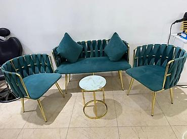 Salon üçün oturacaq dəsti satılır. Məhsul təsviri: - 2 ədəd armudur