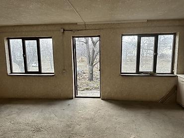 Продажа коттеджей и домов: Срочно продается Представляем дом, расположенный на участке, который — 29