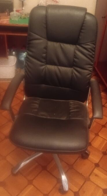 стол рабочий компьютерный: Təkərli, Qolları tənzimlənmir, Süni dəri