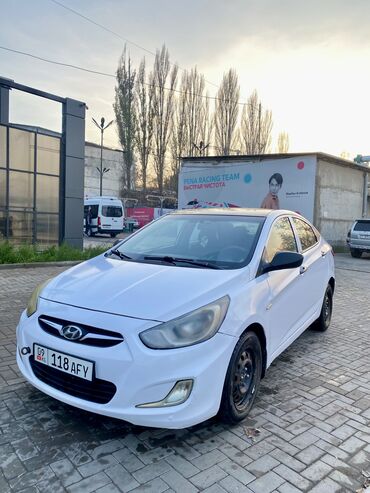 Hyundai: Hyundai Solaris: 2013 г., 1.6 л, Механика, Бензин, Седан