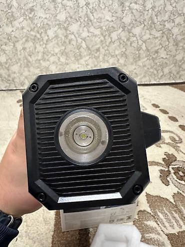 Другая автоэлектроника: Продам многофункциональный пуско-зарядный бустер Yesido 5в1 — поможет — 6