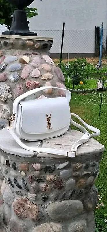 prstenje zlatno: Ženska torbica preko ramena – kompaktni model sa preklopom i YSL — 1
