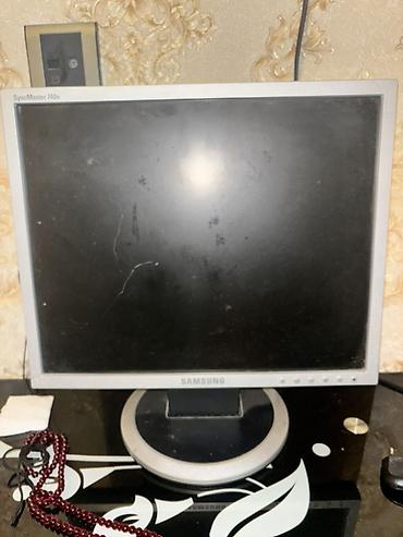 iphona 14: Samsung SyncMaster 740N LCD monitor - Ekran: 17 düym, kvadrat (5:4) — 2