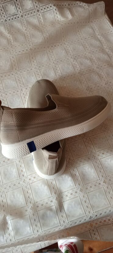 женские сандали adidas adilette: Salam.Təzə yay üçün ayaqqabı 27 man.maraglanan zəng 🔔 edə bilər at lalafo.az женские сандали adidas adilette: Salam.Təzə yay üçün ayaqqabı 27 man.maraglanan zəng 🔔 edə bilər