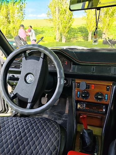 на 124: Mercedes-Benz W124: 1992 г., 2.5 л, Механика, Дизель, Седан — 5