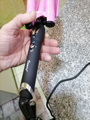Figaro za kosu: Figaro GEEMY od 180s do 210s ili 90 w za Talase vaše kose. Kao nov — 12