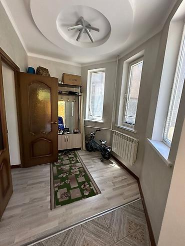 Продажа коттеджей и домов: Продается 2-х этажный частный дом 📍 Адрес: ж/м Арча-Бешик 📐 Площадь — 9