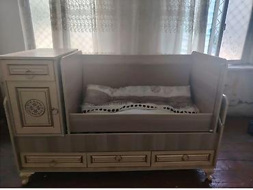 kombi skaf: Uşaqlar üçün funksional beşik/çarpayı kombi - Material: laminat ağac — 2