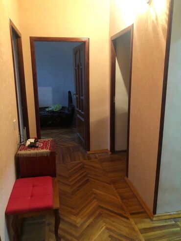 Uzunmüddətli kirayə mənzillər: Nərimanov metrosuna yaxın 178 nömrəli məktəbə yaxın 5 mertebeli — 11