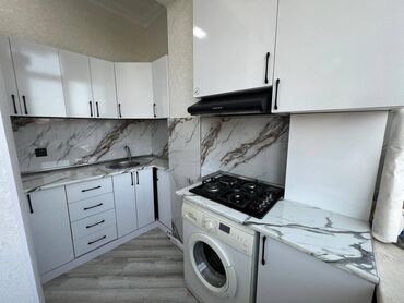 Uzunmüddətli kirayə mənzillər: 8 Noyabr Metrosu Hərbi Hospitalın yanında 17 mərtəbəli binanın 5-ci — 5