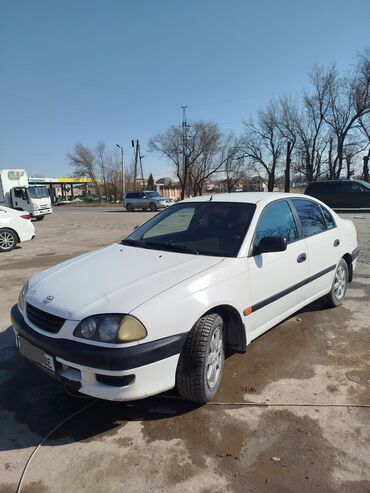 6 дыр: Toyota Avensis: 2000 г., 1.6 л, Механика, Бензин, Седан