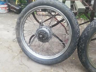Delovi za motocikle: Prednji zadnji tocak automatik a3
Oba tocka ispravna
Nemaju lufta — 10
