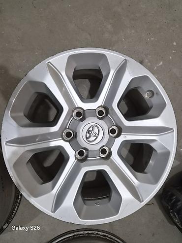 Диски: Литые Диски R 17 Toyota, Комплект, отверстий - 6, Б/у — 4