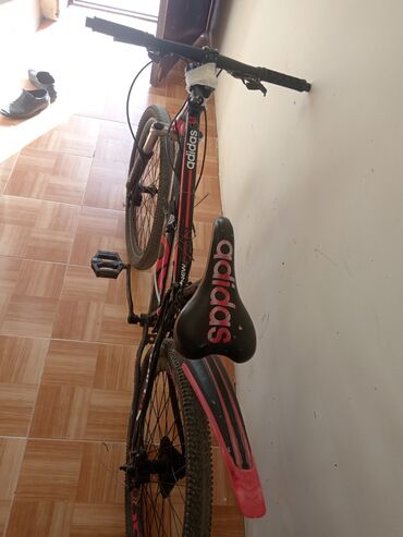 saft bicycle: İşlənmiş Dağ velosipedi Adidas, 24", sürətlərin sayı: 7, Ödənişli çatdırılma