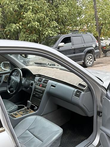 Транспорт: Mercedes-Benz E-Class: 2002 г., 3.2 л, Автомат, Бензин, Седан — 4