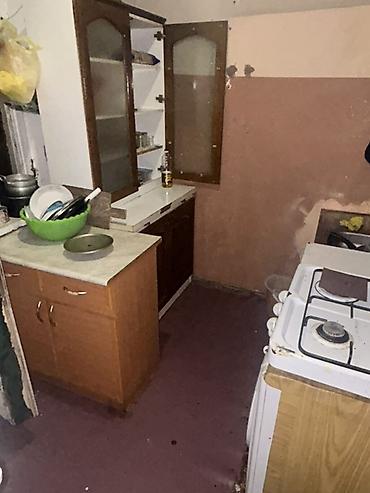 evler bine: Kirayə ev verilir oğlanlar üçün. Adam başı 100 manat. Şəkildəki otaqda — 3