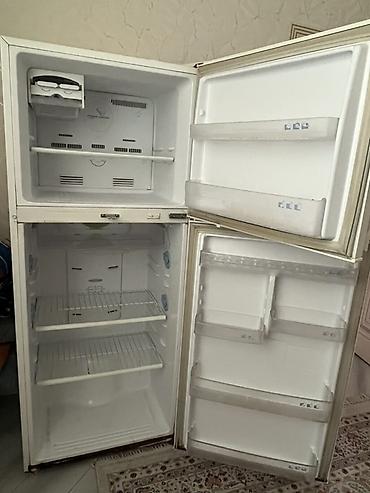 iphone 8 barter var: Samsung iki qapılı soyuducu - Üst kamera: dondurucu. İçəridə metal — 2