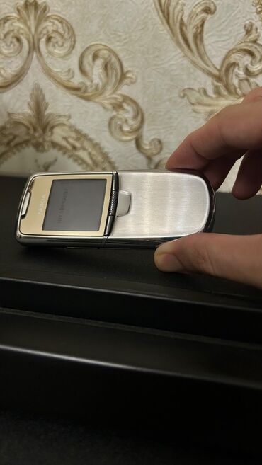 Nokia 8, 4 GB, rəng - Gümüşü, Düyməli