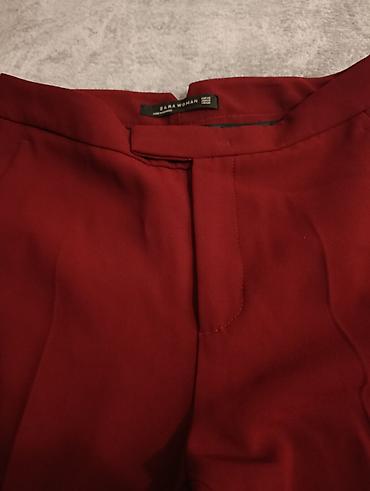 crna bundica zara: ZARA WOMAN pantalone – model sa blagim zvonom, crvene boje. - — 1