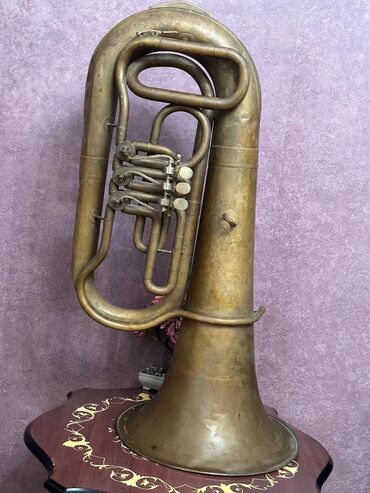 qədimi əşyalar satışı: Qedimi saksofon satilir 1 metrdir