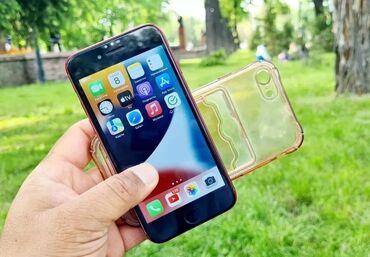 обмен на 7 айфон: IPhone 8, Колдонулган, 256 ГБ, Кызыл, Кулакчындар, Заряддоочу түзүлүш, Коргоочу айнек, 100 %