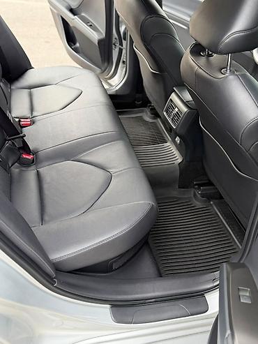 byd e1: Toyota Camry: 2023 г., 2.5 л, Автомат, Гибрид, Седан — 10