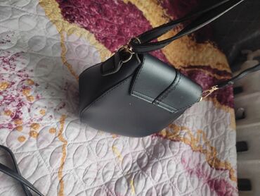 карсет бу: Очень удобная сумочка
для повседневной носки
