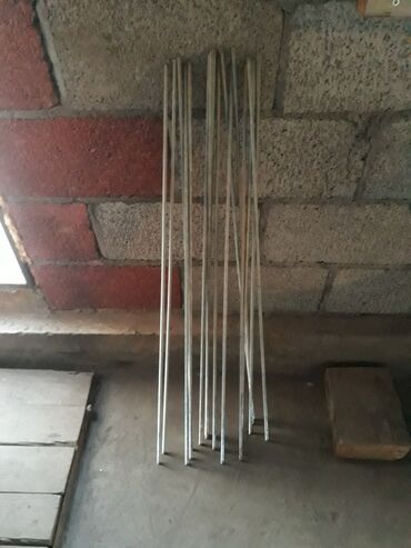 пластиковые окна кемин: Продаются железные прутья с резбой на 12,длина 1 метр количество 300