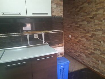 Uzunmüddətli kirayə mənzillər: Xəzər rayonu, Buzovna qəsəbəsi, 26 saylı məktəbə yaxın, 3 mərtəbəli — 8