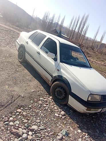 Volkswagen: Volkswagen Vento: 1993 г., 0.2 л, Механика, Бензин, Седан — 4