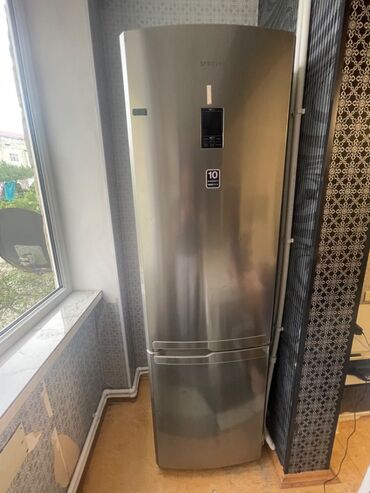 Холодильники: Б/у Холодильник Samsung, No frost, Двухкамерный, цвет - Серый