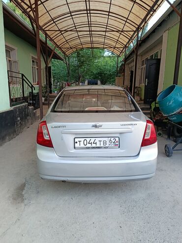 Chevrolet Lacetti: 2005 г., 1.6 л, Механика, Бензин, Седан