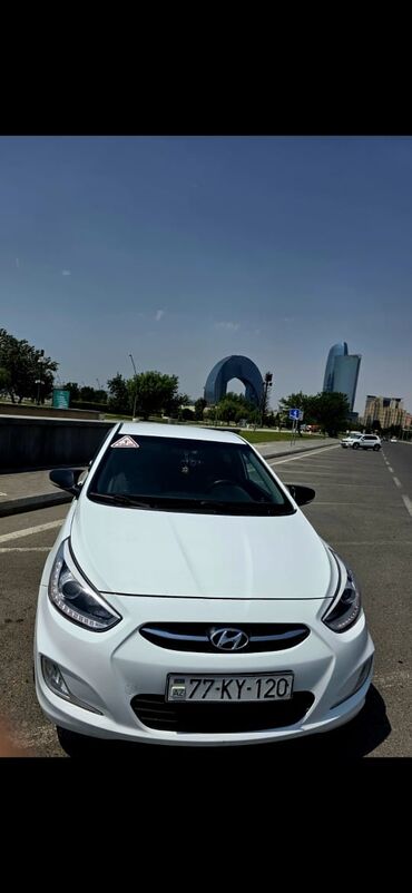 фольксваген поло л с: Hyundai Accent: 1.4 l | 2015 il Sedan