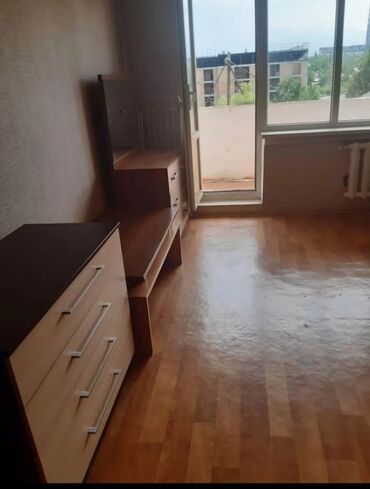 ленинградская квартира: 3 комнаты, Агентство недвижимости, Без подселения, С мебелью полностью