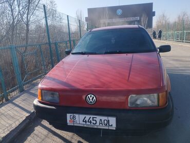 машина большая: Volkswagen Passat: 1990 г., 1.8 л, Механика, Бензин, Универсал