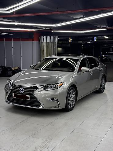 Lexus ES: 2017 г., 2.5 л, Вариатор, Гибрид, Седан