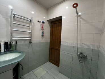 Köhnə tikili: Bakı, Yeni Günəşli Massiv A, 3 otaqlı, Köhnə tikili, 70 kv. m — 10