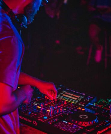 Tədbirlərin təşkili: Dj xidmeti səs avadanligi tədbir adgunu xina toy təskili yaza bilərsiz