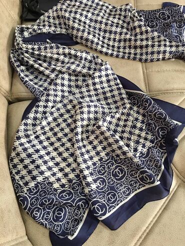 Baş geyimləri: Brend şərflərin və yaylıqların replikası, qiymətlər 25 manatdan — 8