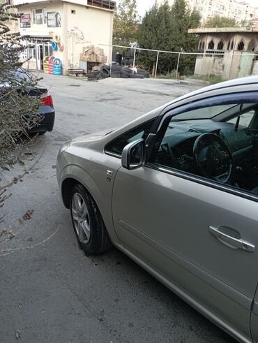 Opel: Opel Zafira: 1.7 l | 2010 il 450 km Universal — 9