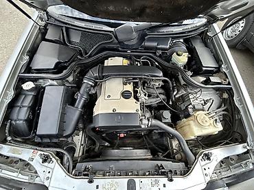mersedes zaslonka: Mercedes-Benz E 200: 2 l | 1999 il Sedan — 9