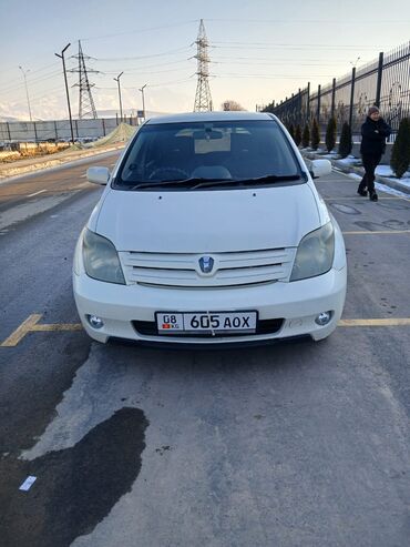 Toyota: Toyota ist: 2002 г., 1.5 л, Автомат, Бензин, Универсал