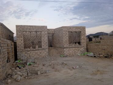 дом на колёсах: Kürdəxanida İl marketə 500-600 metr mesafede yerlesen 2sotda, 110kv.