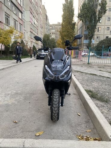 глушители для мотоциклов cobra: Скутер Макси черный цвет СРОЧНО СРОЧНО СРОЧНО Состояние хорошее