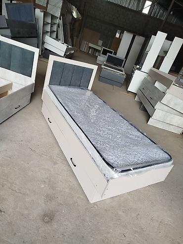Односпальные кровати: Односпальные кровати с мягким изголовьем и выдвижными ящиками - — 2