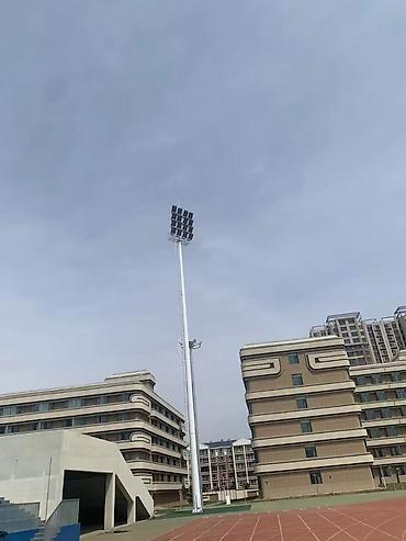 Уличное освещение: Мачта освещения для стадионов, футбольных полей и спортивных арен` — 3